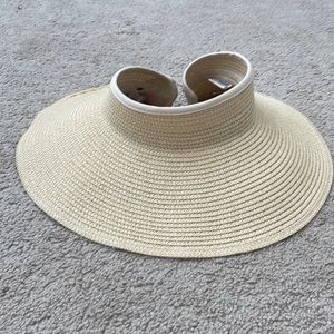 Straw beach hat